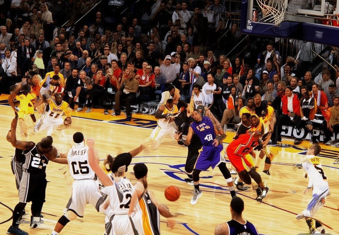 2009年NBA季后赛：马刺对湖人巅峰对决回顾