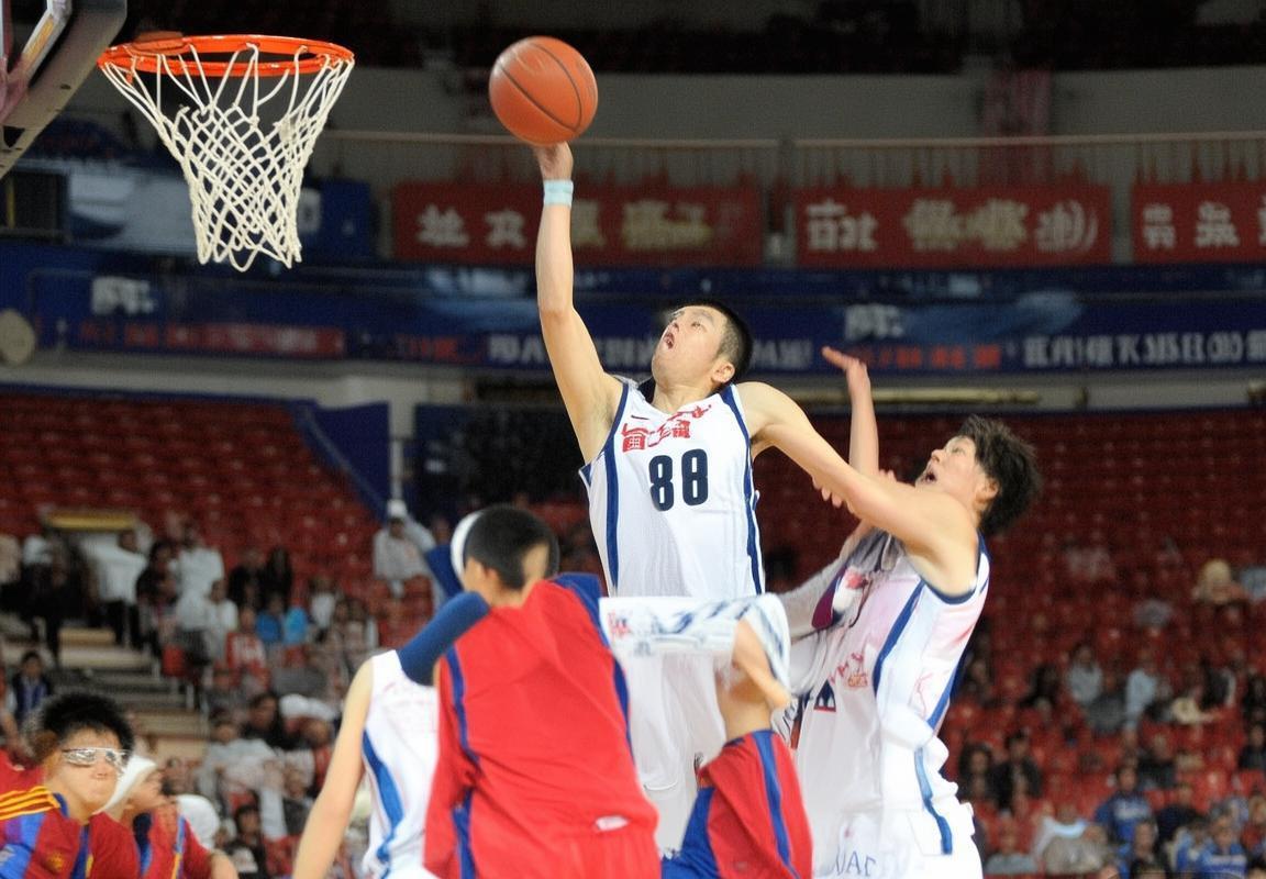 2012CBA季后赛京晋巅峰对决：传奇之战精彩回顾