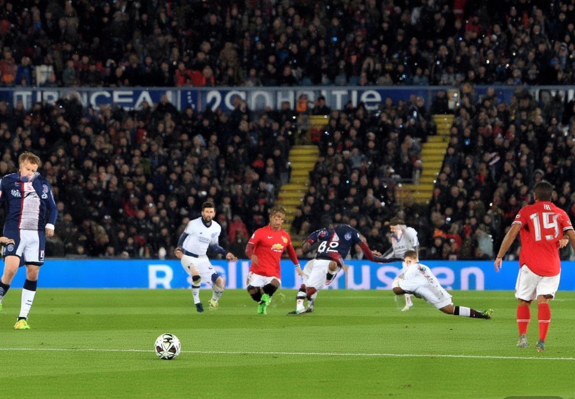 巴黎圣日耳曼VS曼联：欧战交锋经典回顾与数据解析(图2)